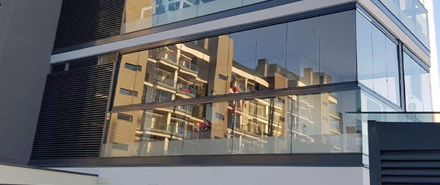 Valedo BKS - inchidere balcon cu sticla securizata