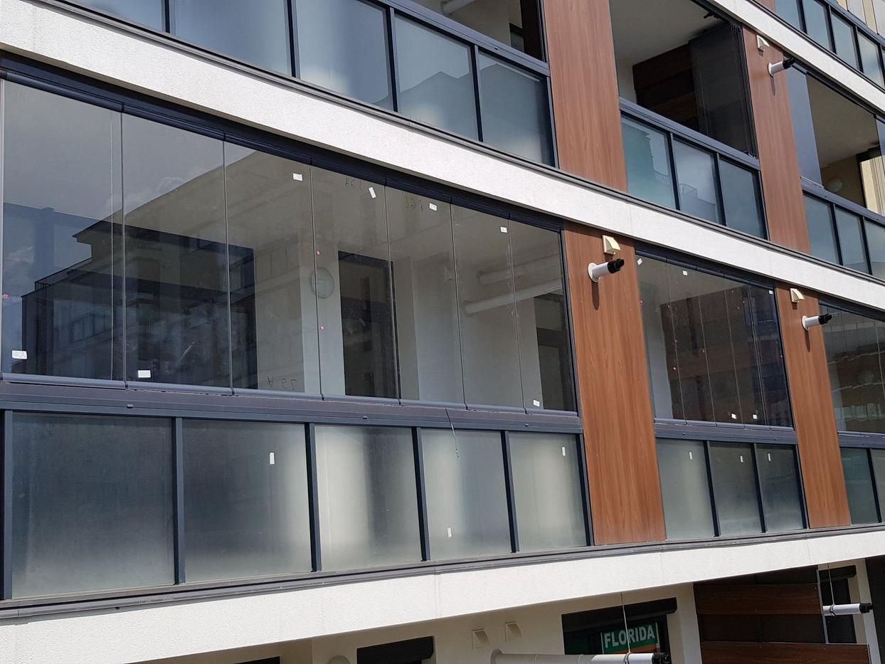 Am nevoie de autorizație dacă vreau să îmi închid balconul cu un sistem Valedo?