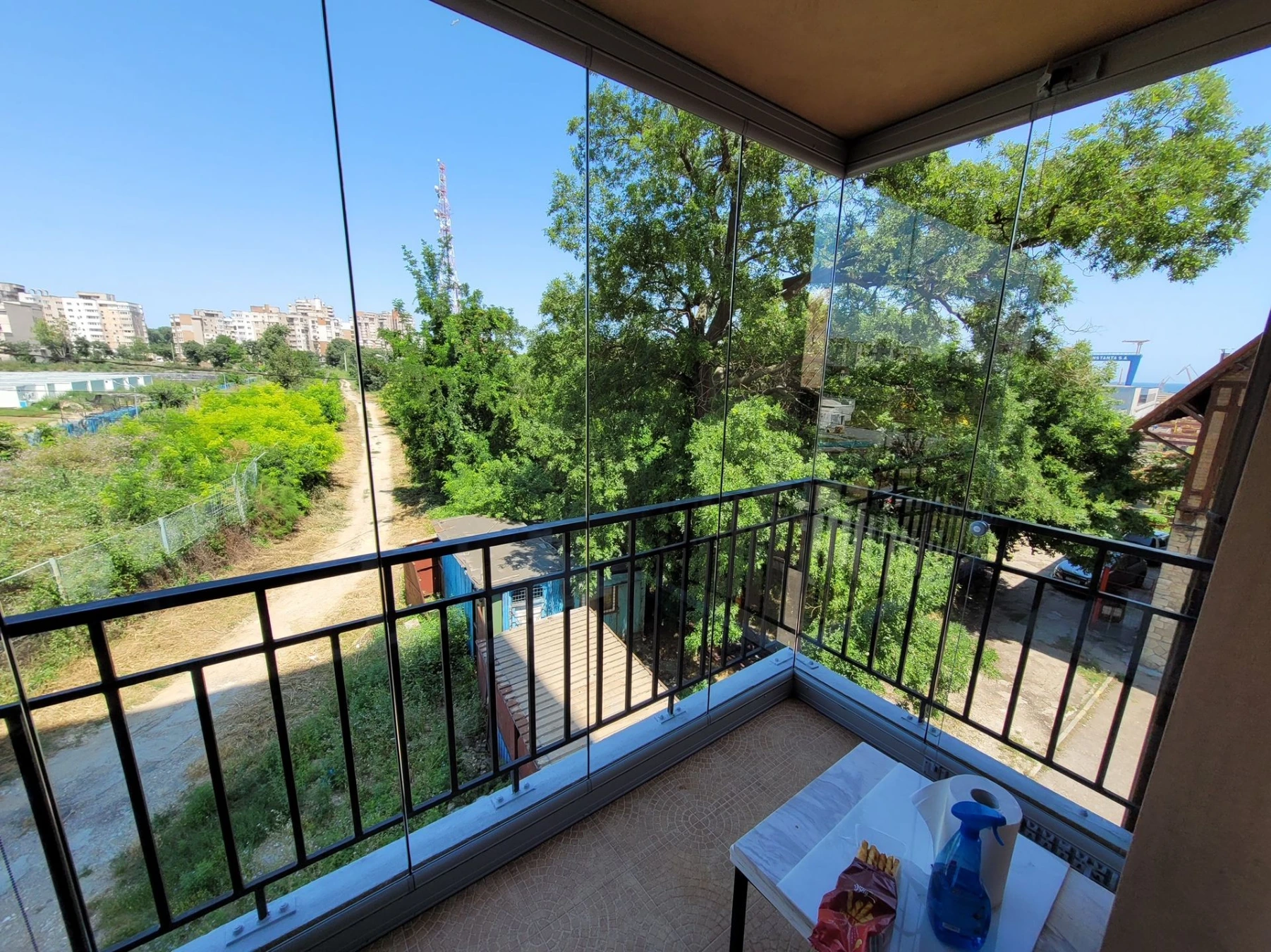 Am nevoie de autorizație dacă vreau să îmi închid balconul cu un sistem Valedo?