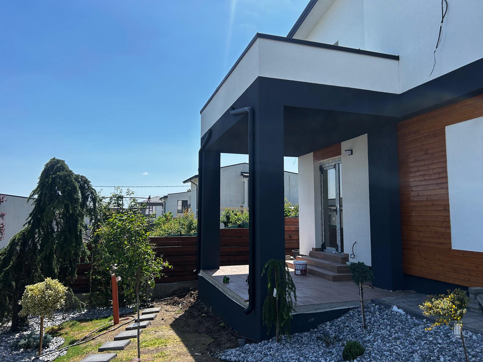 Terasă închisă Valedo IS — vedere din interior către grădină