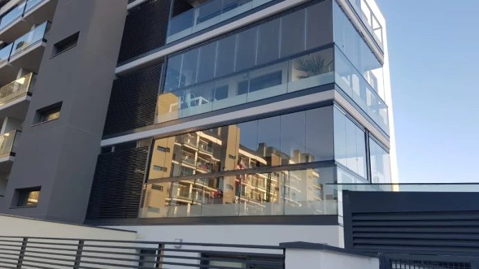 Inchideri balcoane cu sticla