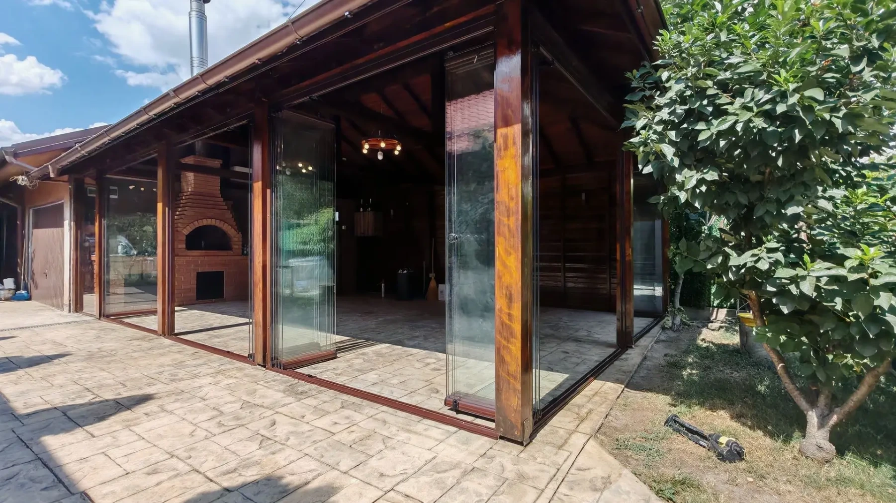 Terasă închisă cu sistemul glisant Valedo BKS-T în Ilfov