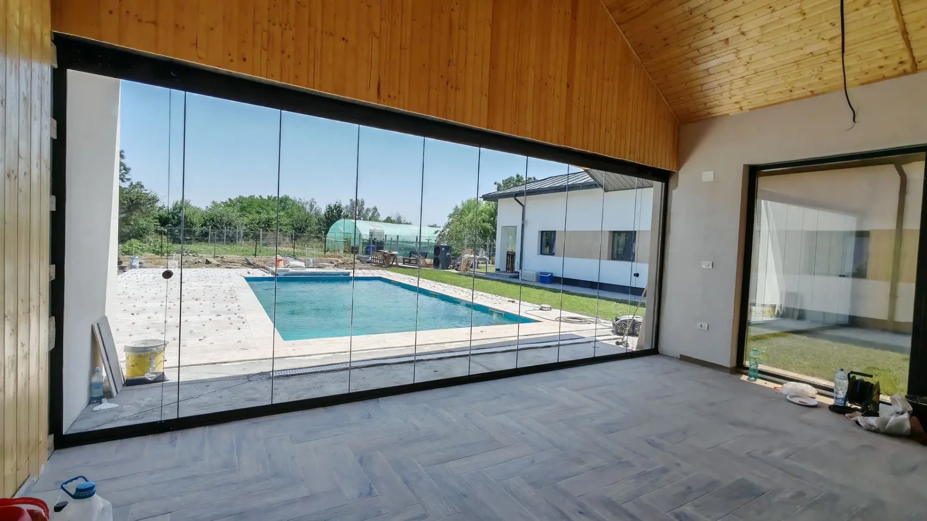 Terasă cu Piscină Închisă cu Sistemul Glisant Valedo BKS-T în Giurgiu