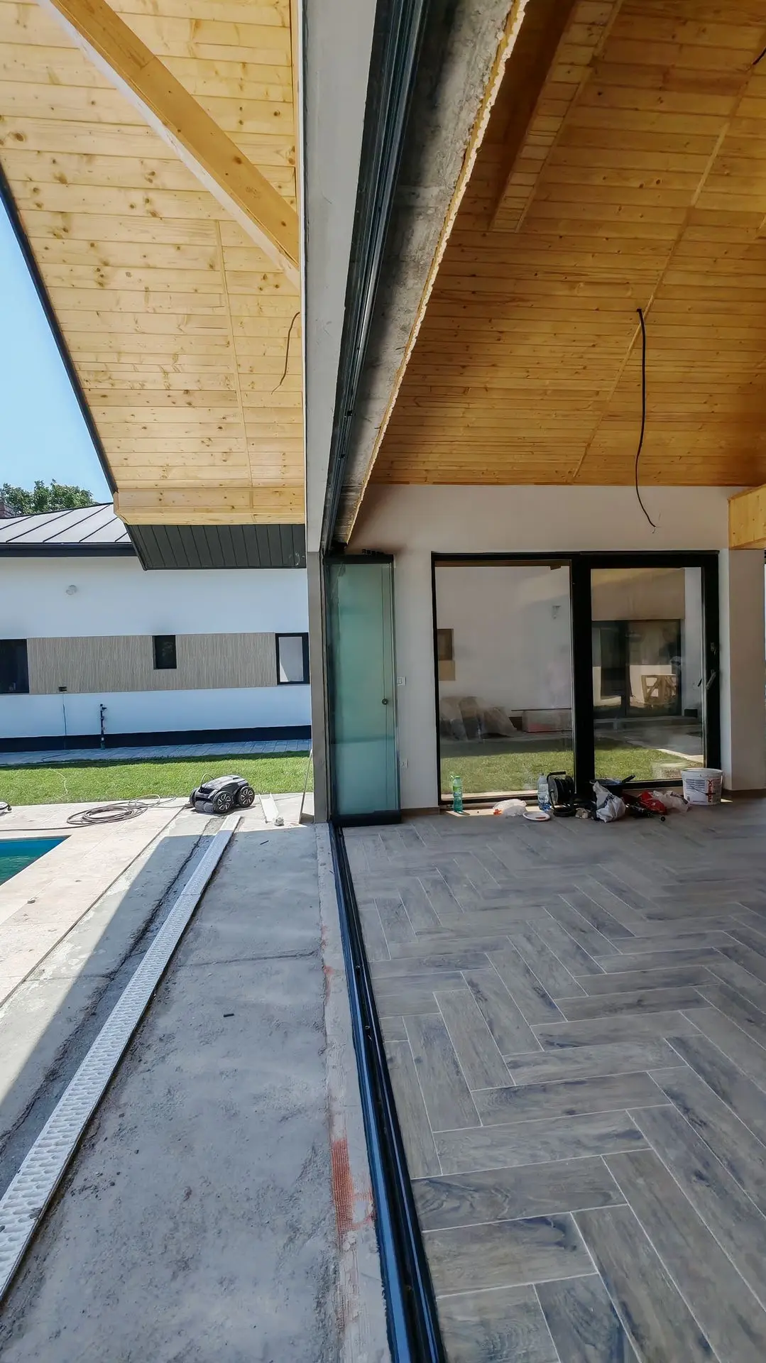 Terasă cu Piscină Închisă cu Sistemul Glisant Valedo BKS-T în Giurgiu