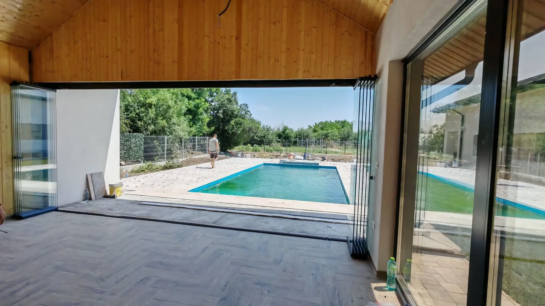 Terasă cu Piscină Închisă cu Sistemul Glisant Valedo BKS-T în Giurgiu