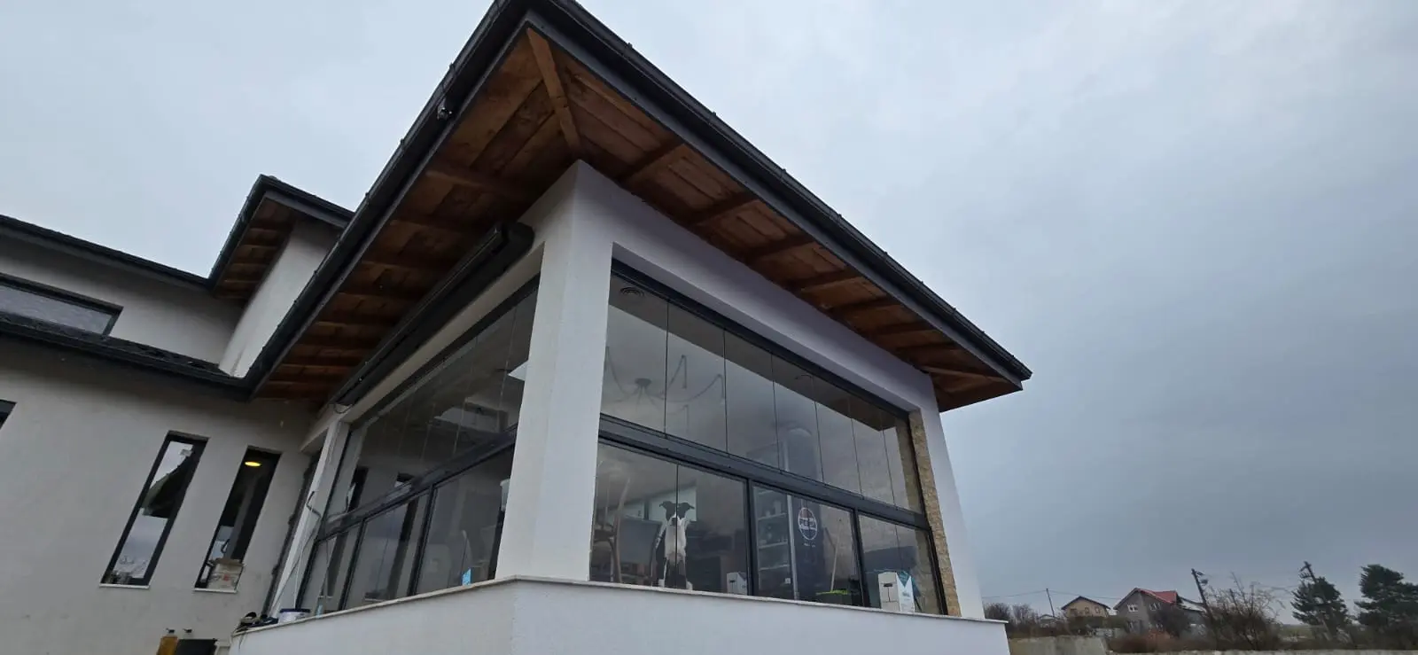 Terasă de casă închisă cu sistemul Valedo BKS în Ilfov