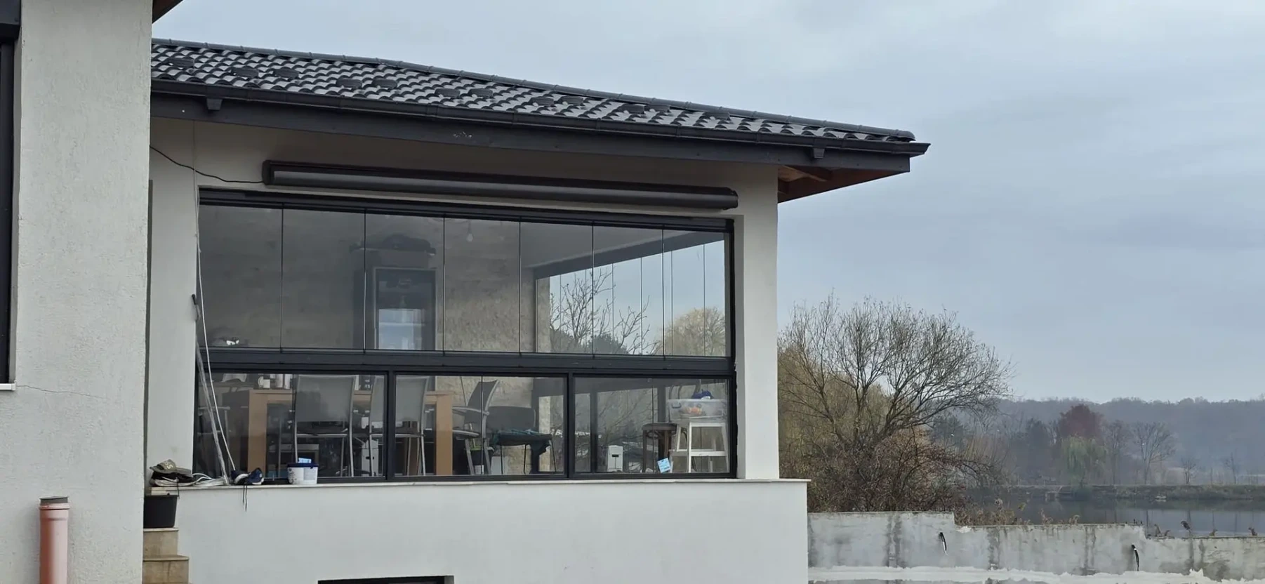 Terasă de casă închisă cu sistemul Valedo BKS în Ilfov