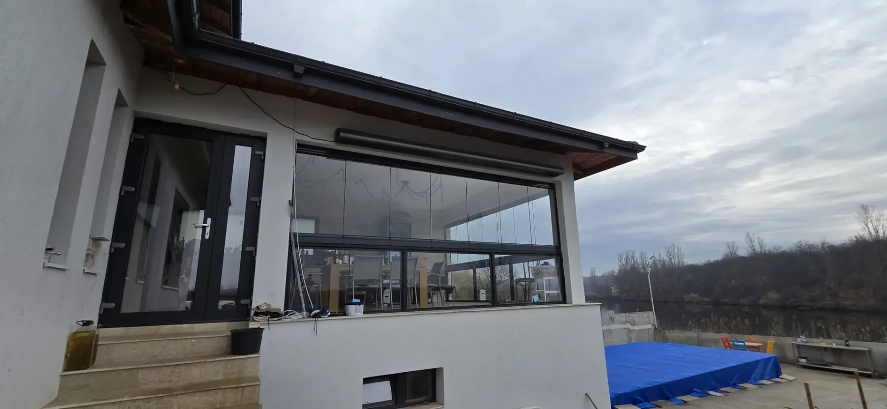 Terasă de casă închisă cu sistemul Valedo BKS în Ilfov