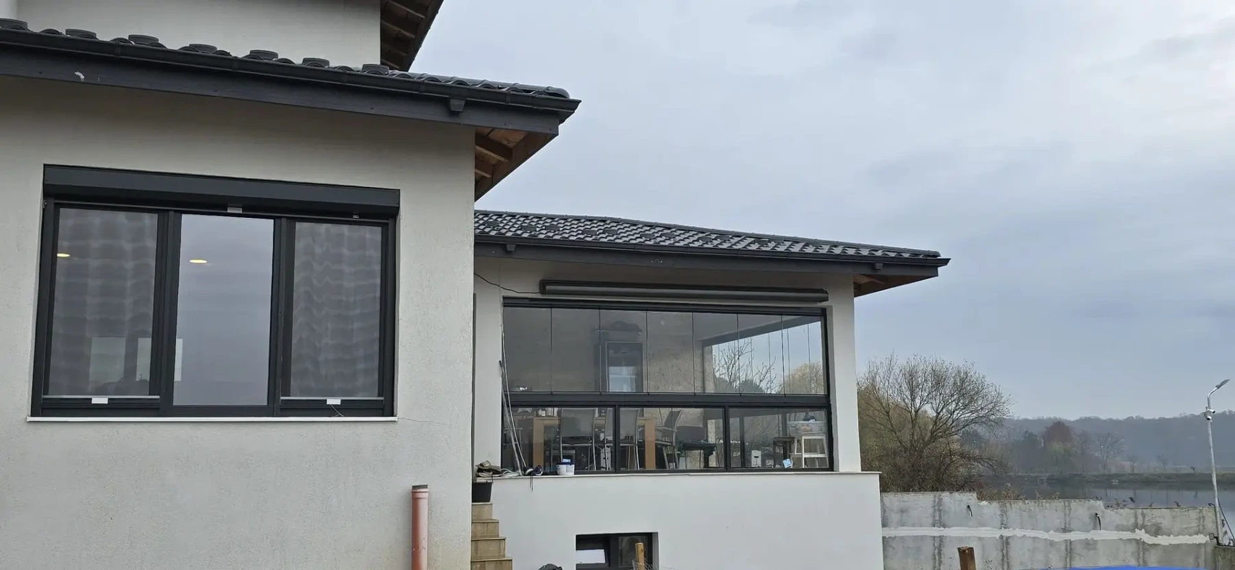 Terasă de casă închisă cu sistemul Valedo BKS în Ilfov