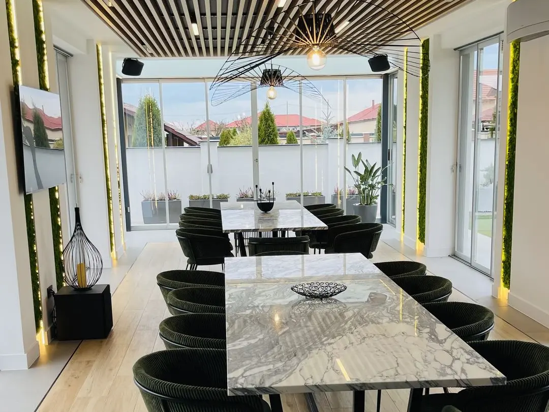 Terasă rezidențială închisă cu Valedo IS în Satu Mare