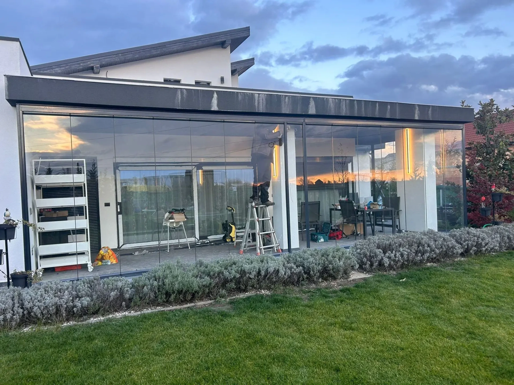 Terasă închisă cu sistemul glisant Valedo BKS-T în Arad