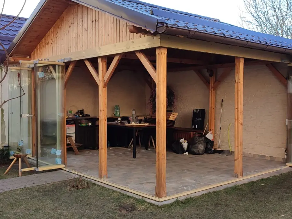 Terasă închisă cu sistemul de sticlă Valedo BKS-T în Ilfov