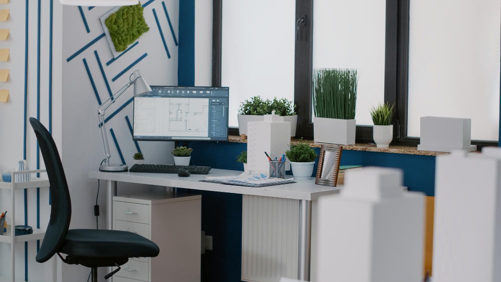 Amenajare birou de firma-elemente ce pot fi integrate in design pentru un plus de productivitate_birou cu plante