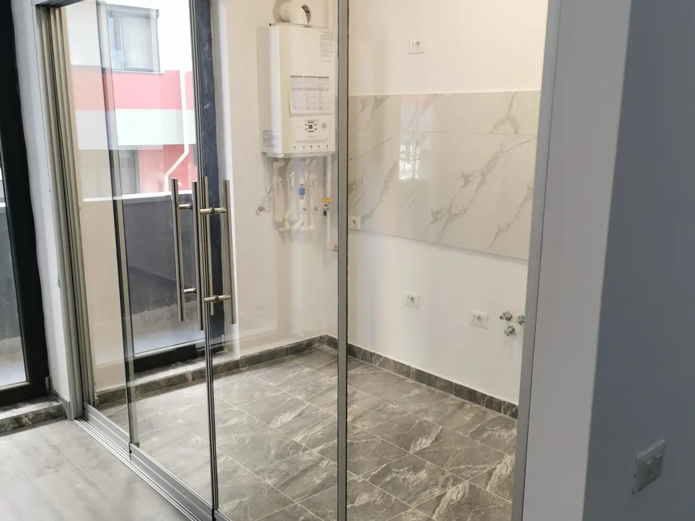 Delimitare bucătărie cu sistemul glisant Valedo Sliding în București