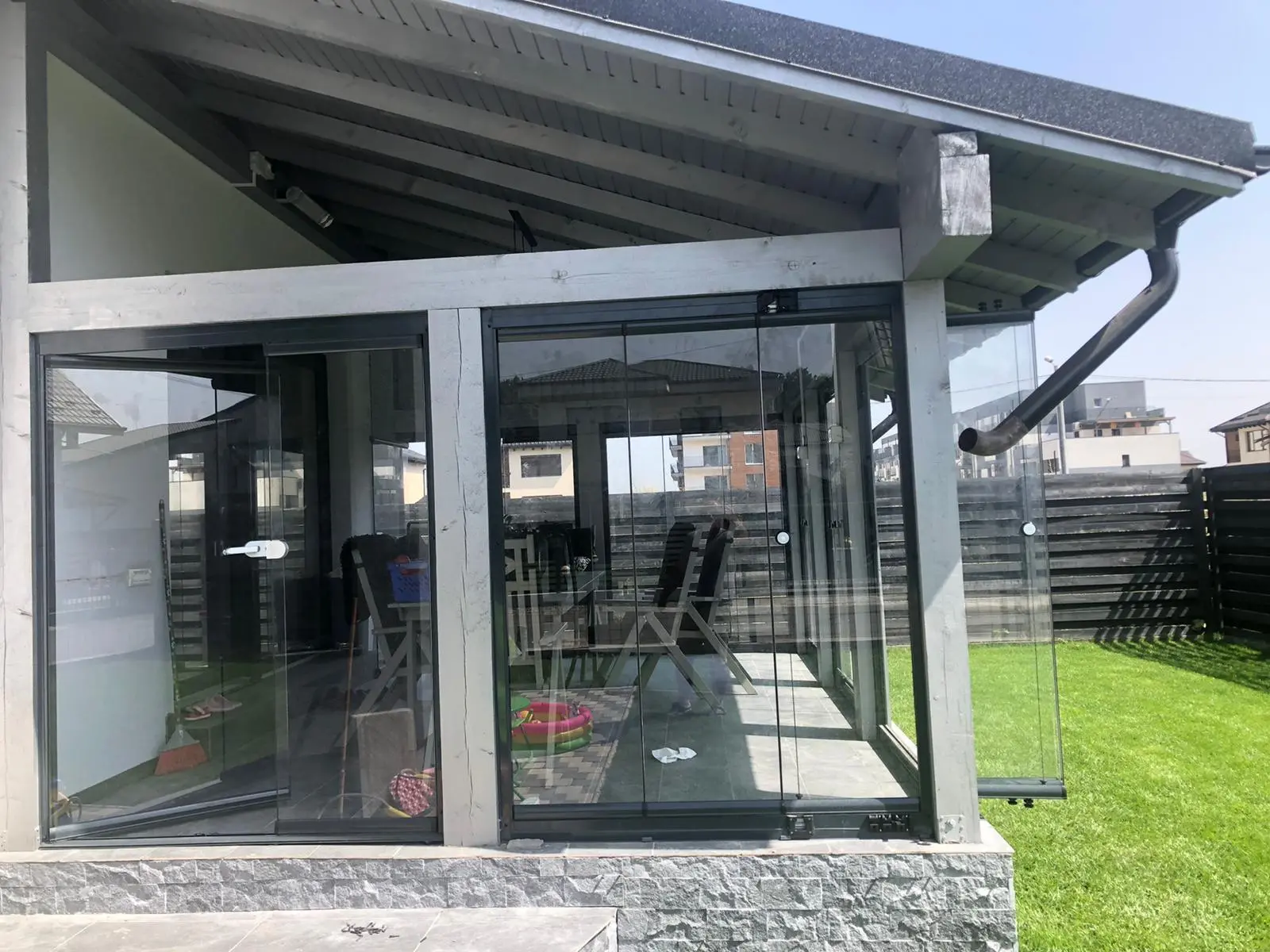 Terasă închisă cu sistemul Valedo BKS-T în Tunari, Ilfov